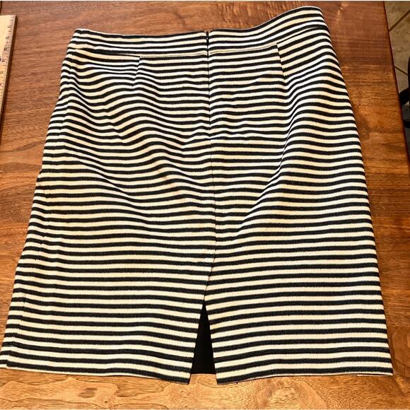 Banana Republic Skirt 10 Striped Black Cream Straight Stretch Lined Knee Length - Picture 2 of 7